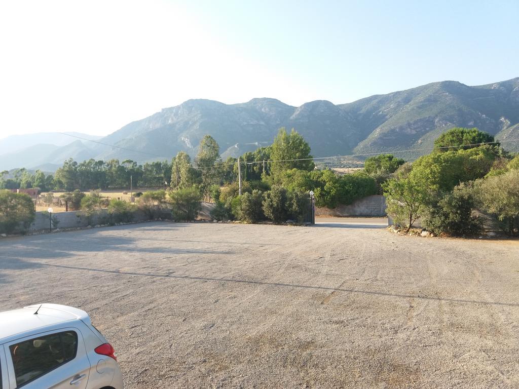 S'Arriali Ranch Guest House Iglesias Exterior photo